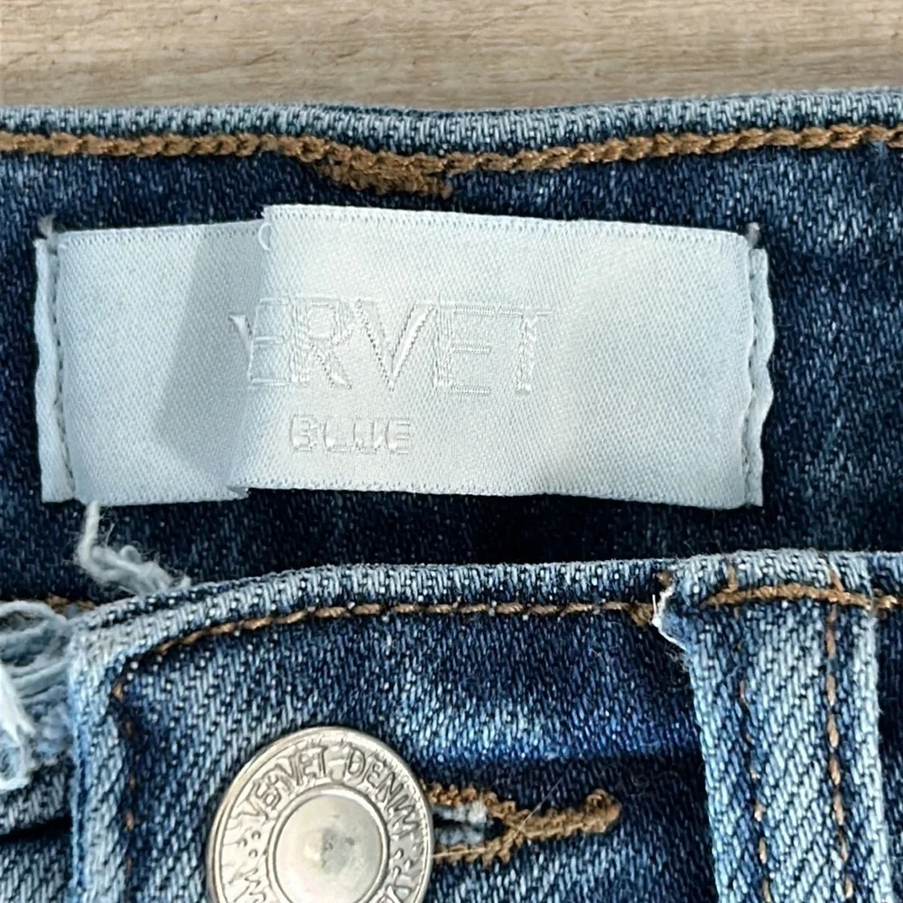 Vervet Carlene slim size 25 distressed straight leg jeans